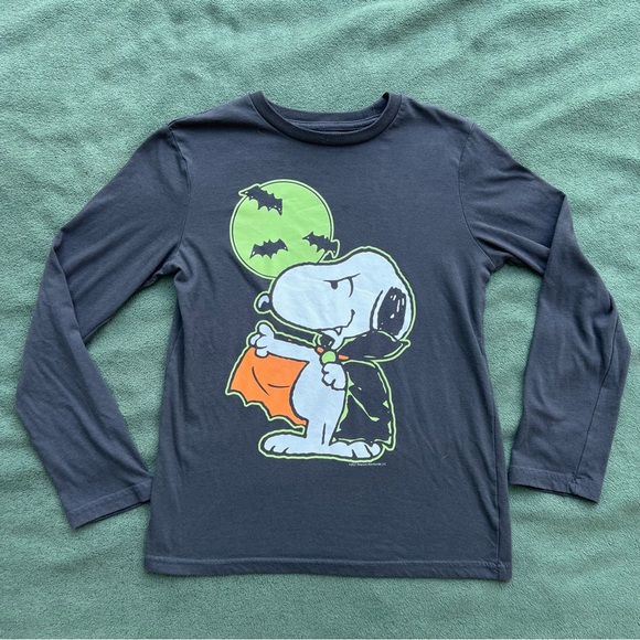 Glow in the Dark Vampire Snoopy Long Sleeve - Picture 1 of 6
